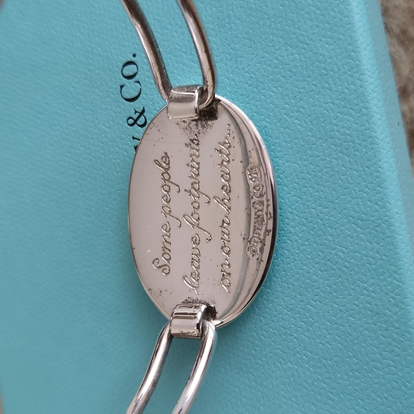 Beautiful Vintage Tiffany & Co. Sterling Bracelet in Original Pouch/Box - Picture 3 of 13